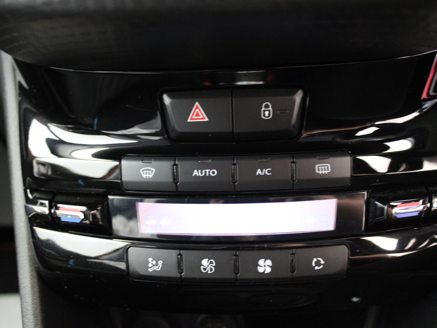 Used Peugeot 2008 2016 for sale - 76177449: Photo 23