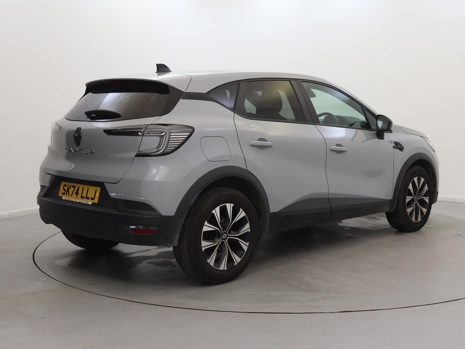 Used Renault Captur 2024 for sale - 76077316: Photo 5