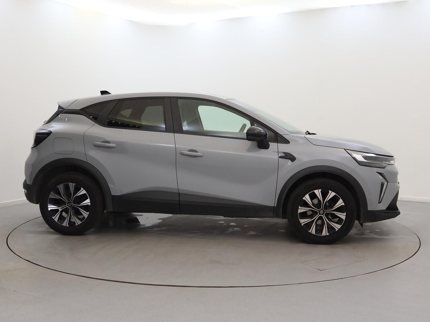 Used Renault Captur 2024 for sale - 76077316: Photo 8