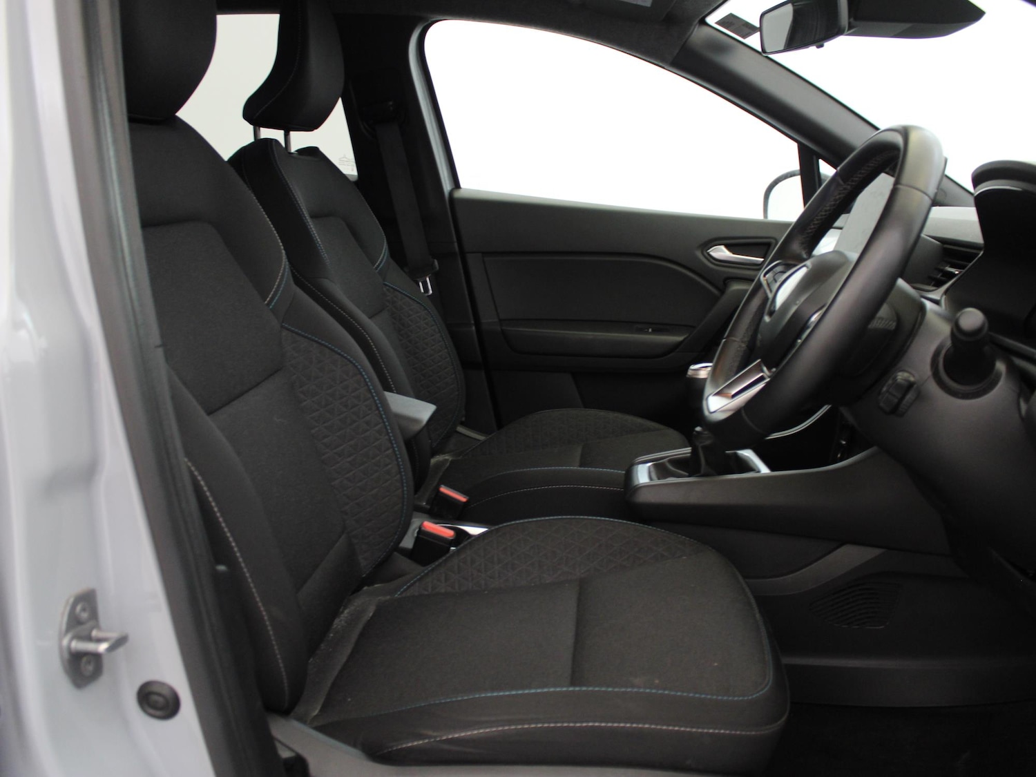 Used Renault Captur 2024 for sale - 76077316: Photo 9