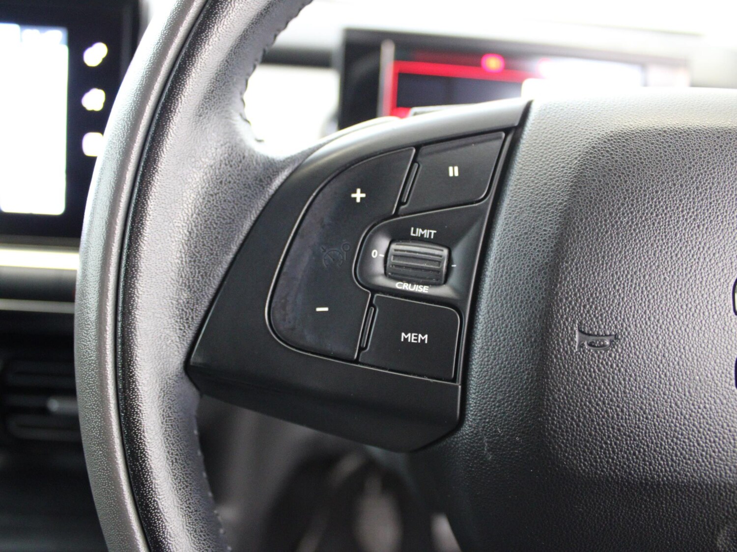 Used Citroen C4 Cactus 2017 for sale - 76789573: Photo 31