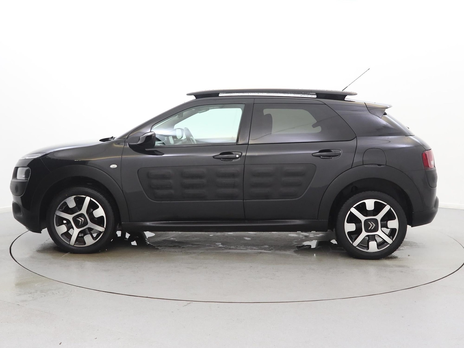 Used Citroen C4 Cactus 2017 for sale - 76789573: Photo 4