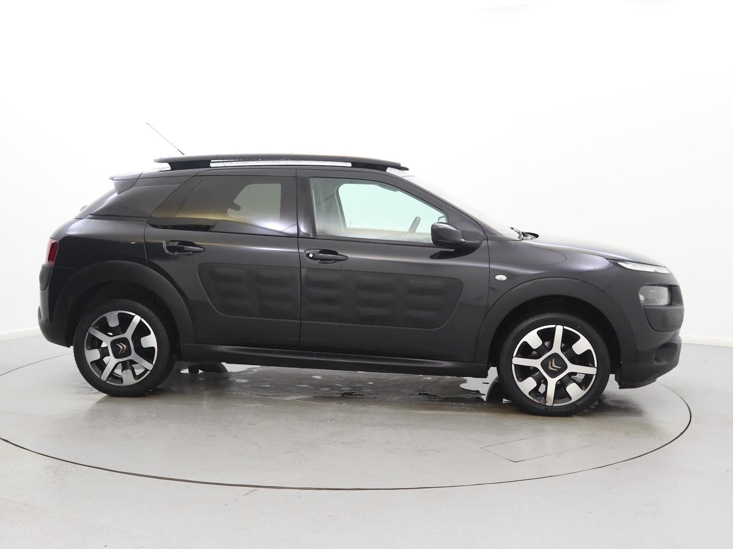 Used Citroen C4 Cactus 2017 for sale - 76789573: Photo 8