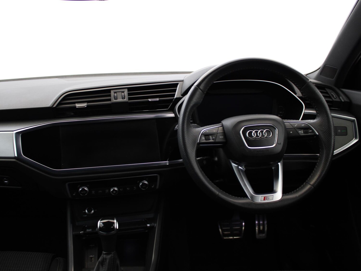 Used Audi Q3 2019 for sale - 77635144: Photo 15