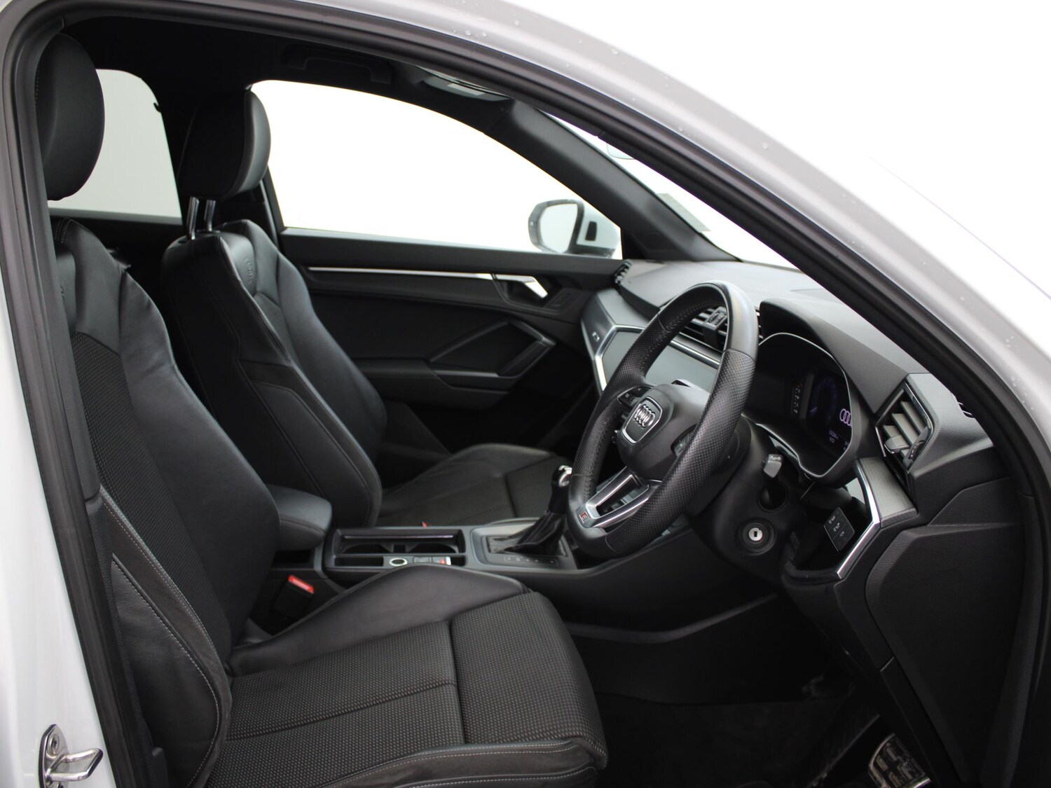 Used Audi Q3 2019 for sale - 77635144: Photo 9