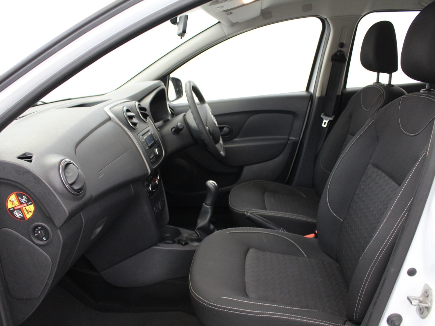 Used Dacia Sandero 2015 for sale - 77348506: Photo 10