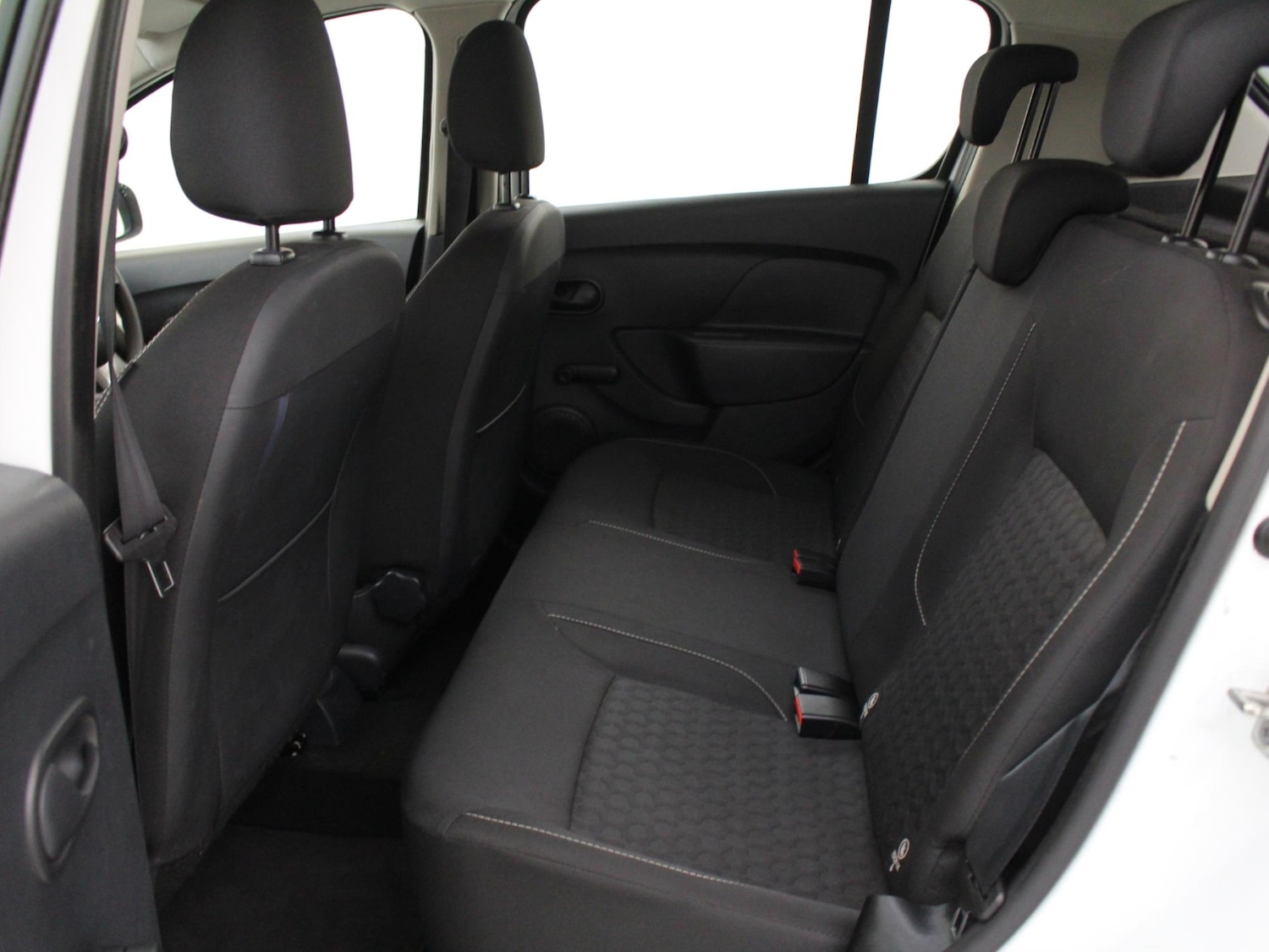 Used Dacia Sandero 2015 for sale - 77348506: Photo 11