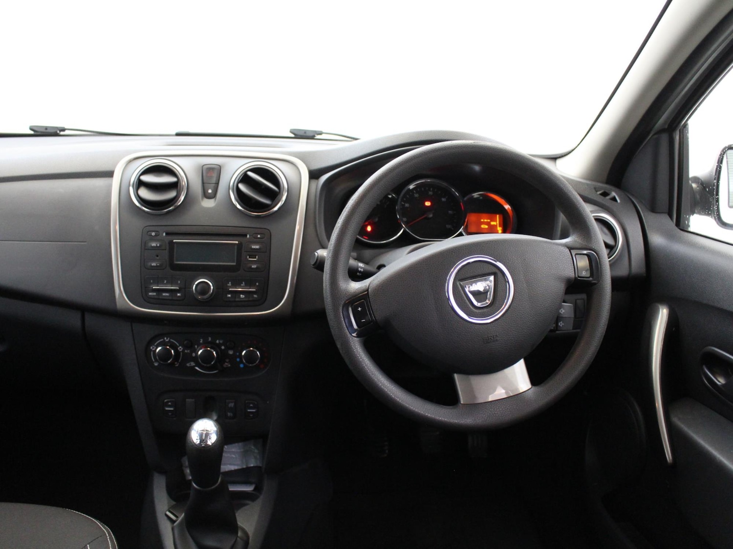 Used Dacia Sandero 2015 for sale - 77348506: Photo 14