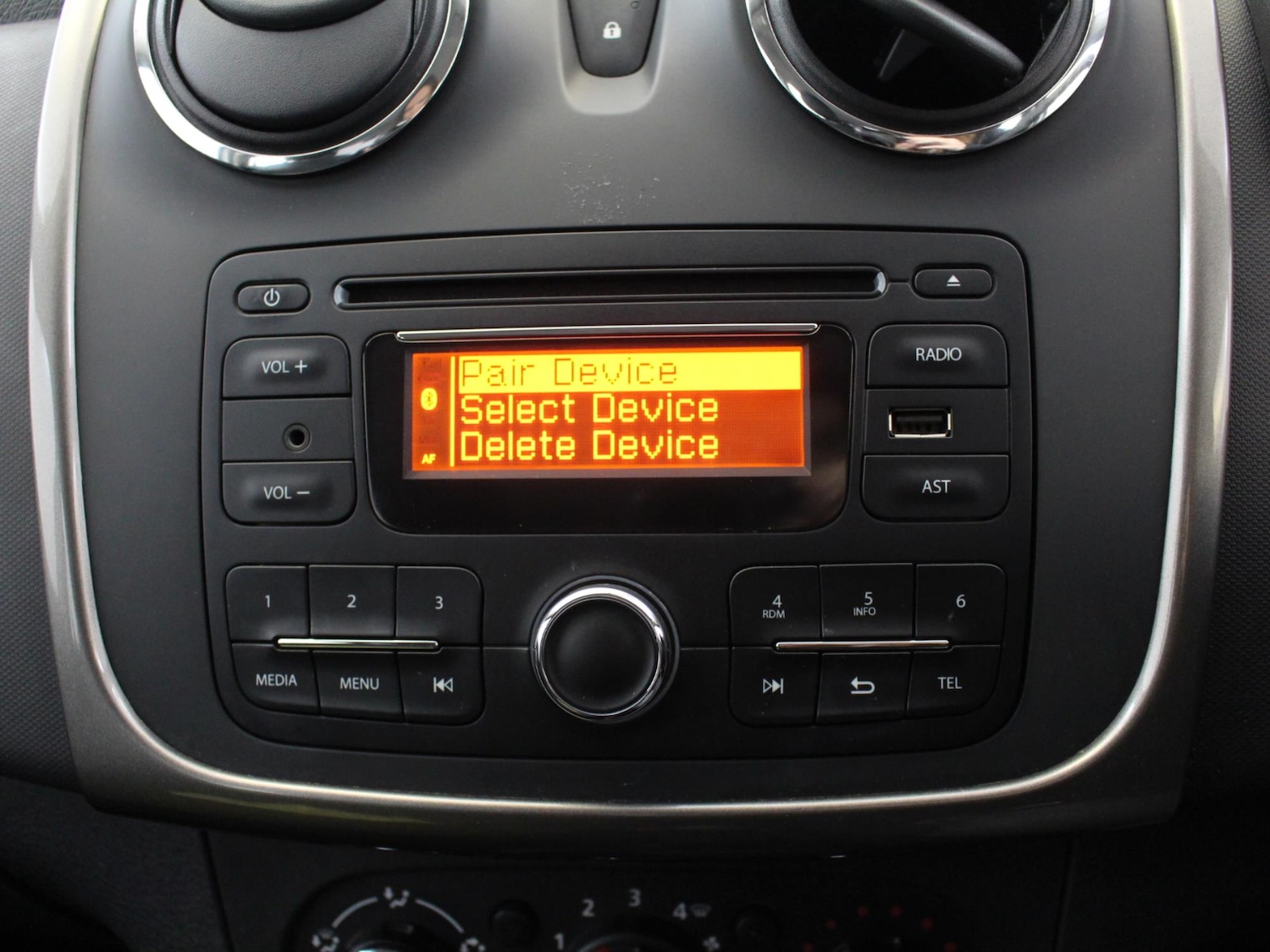 Used Dacia Sandero 2015 for sale - 77348506: Photo 18