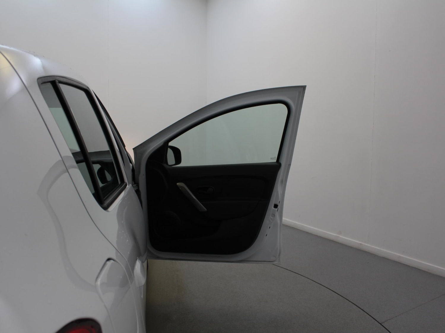 Used Dacia Sandero 2015 for sale - 77348506: Photo 28