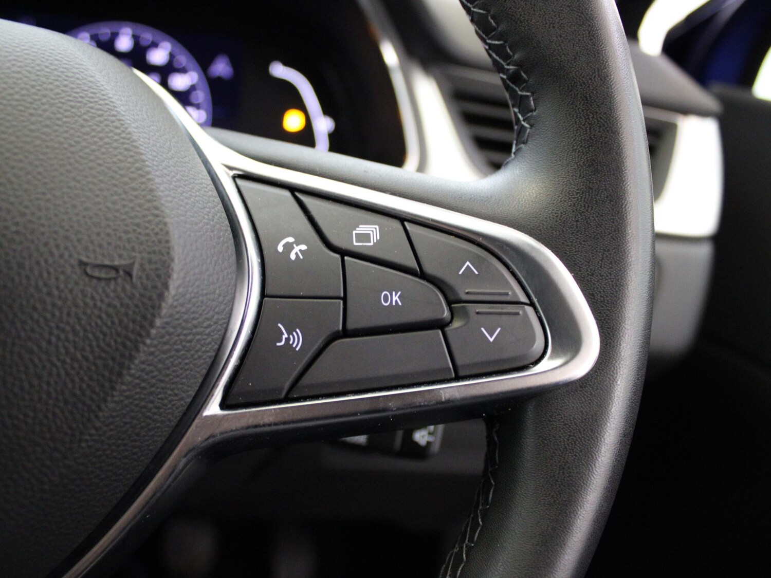 Used Renault Captur 2023 for sale - 76274695: Photo 34