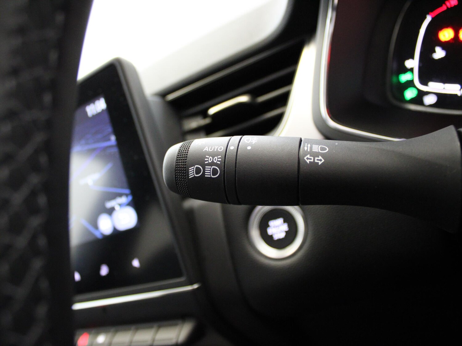 Used Renault Captur 2023 for sale - 76274695: Photo 35