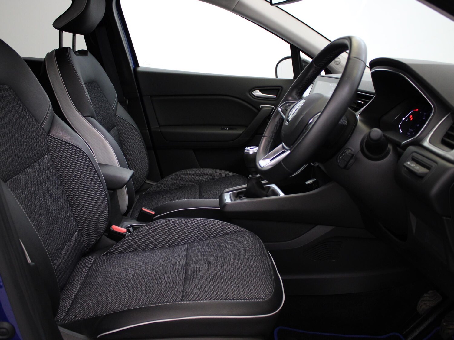 Used Renault Captur 2023 for sale - 76274695: Photo 9