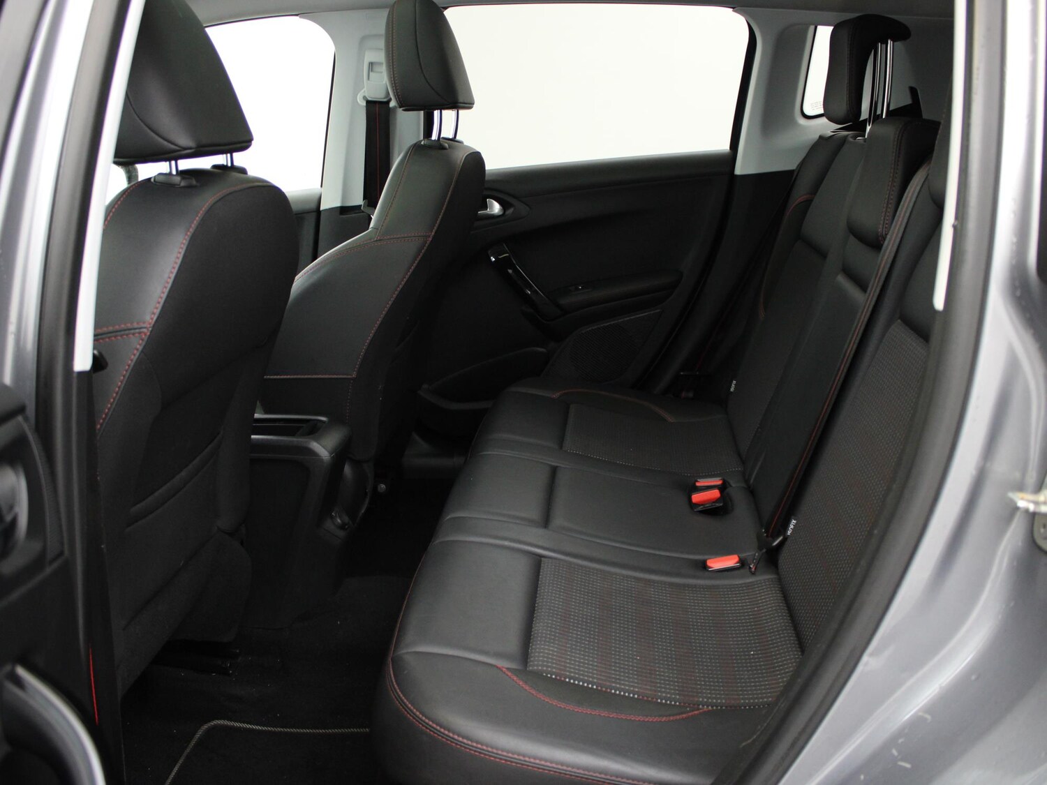 Used Peugeot 2008 2016 for sale - 77472811: Photo 11