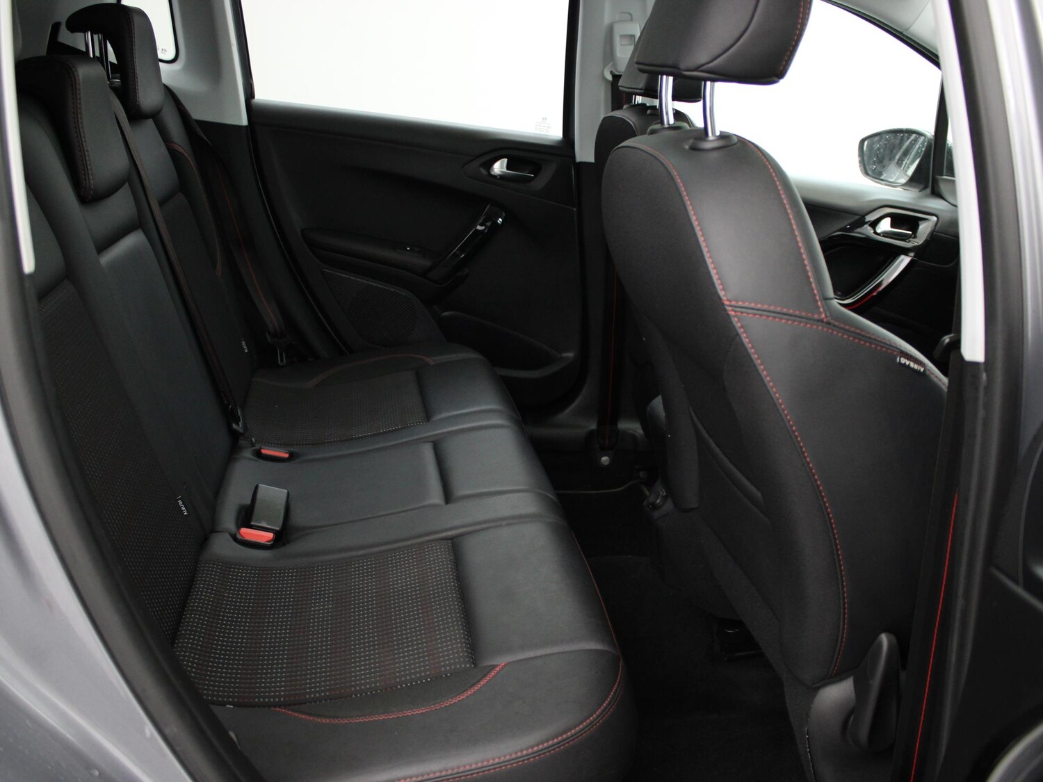 Used Peugeot 2008 2016 for sale - 77472811: Photo 12