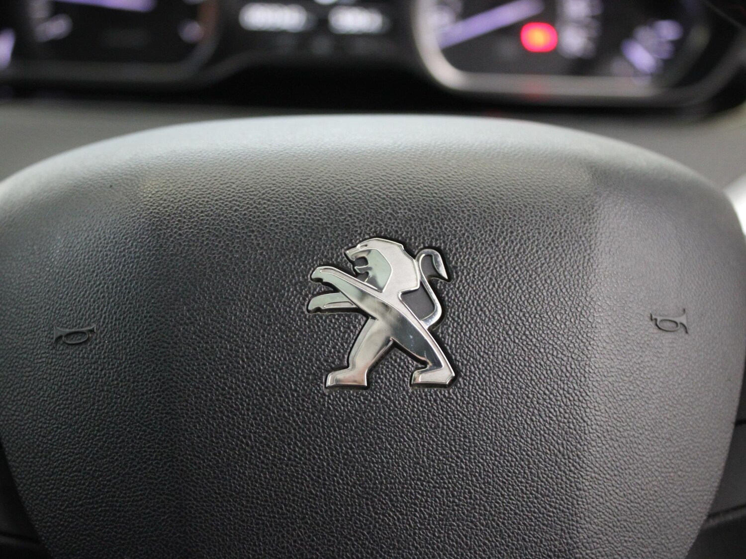 Used Peugeot 2008 2016 for sale - 77472811: Photo 28