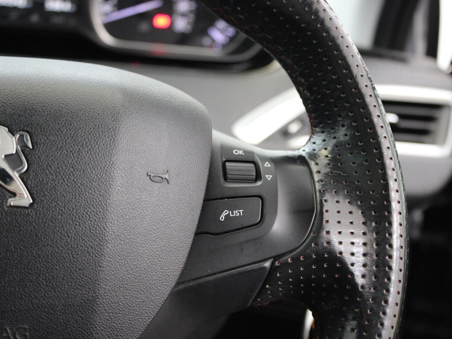 Used Peugeot 2008 2016 for sale - 77472811: Photo 30