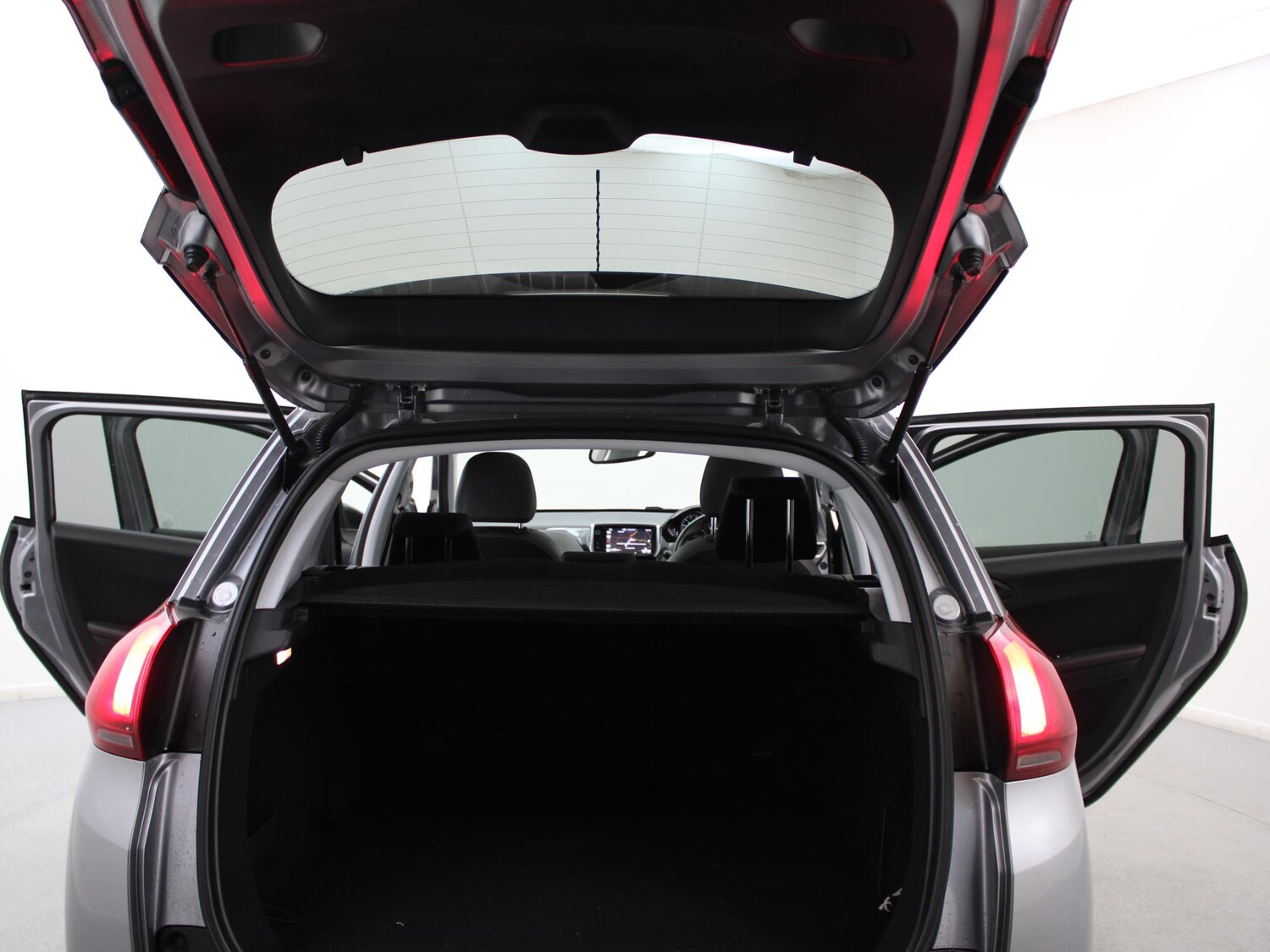 Used Peugeot 2008 2016 for sale - 77472811: Photo 35