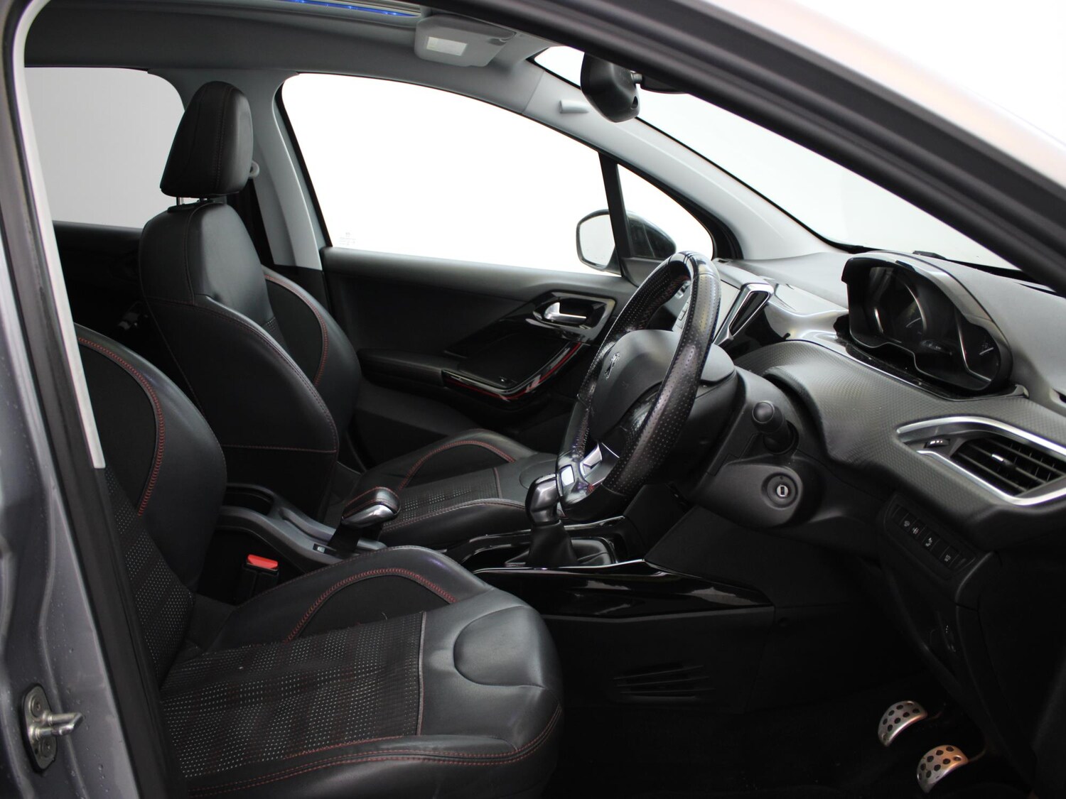 Used Peugeot 2008 2016 for sale - 77472811: Photo 9