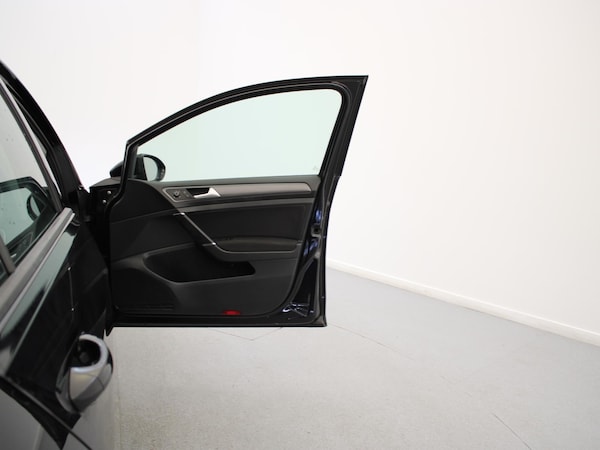 Used Volkswagen Golf 2017 for sale - 76077428: Photo 29