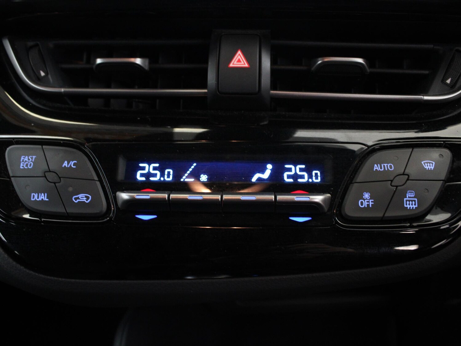 Used Toyota C-HR 2022 for sale - 76515846: Photo 19