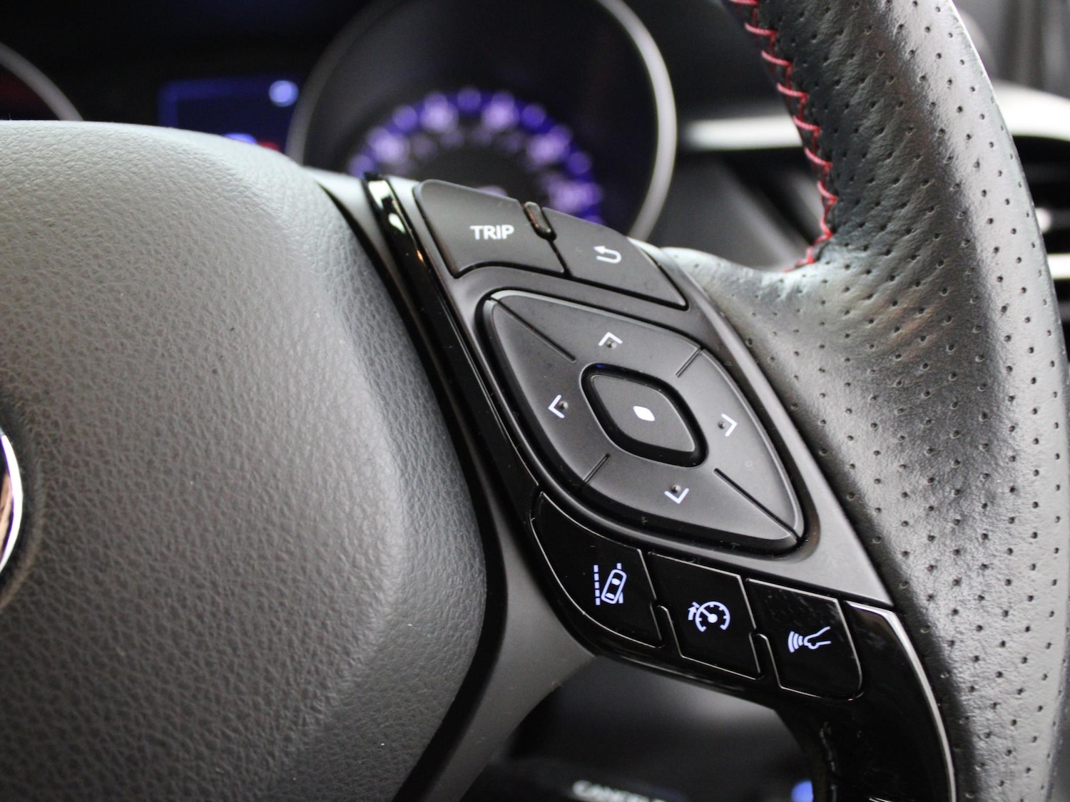 Used Toyota C-HR 2022 for sale - 77076845: Photo 14