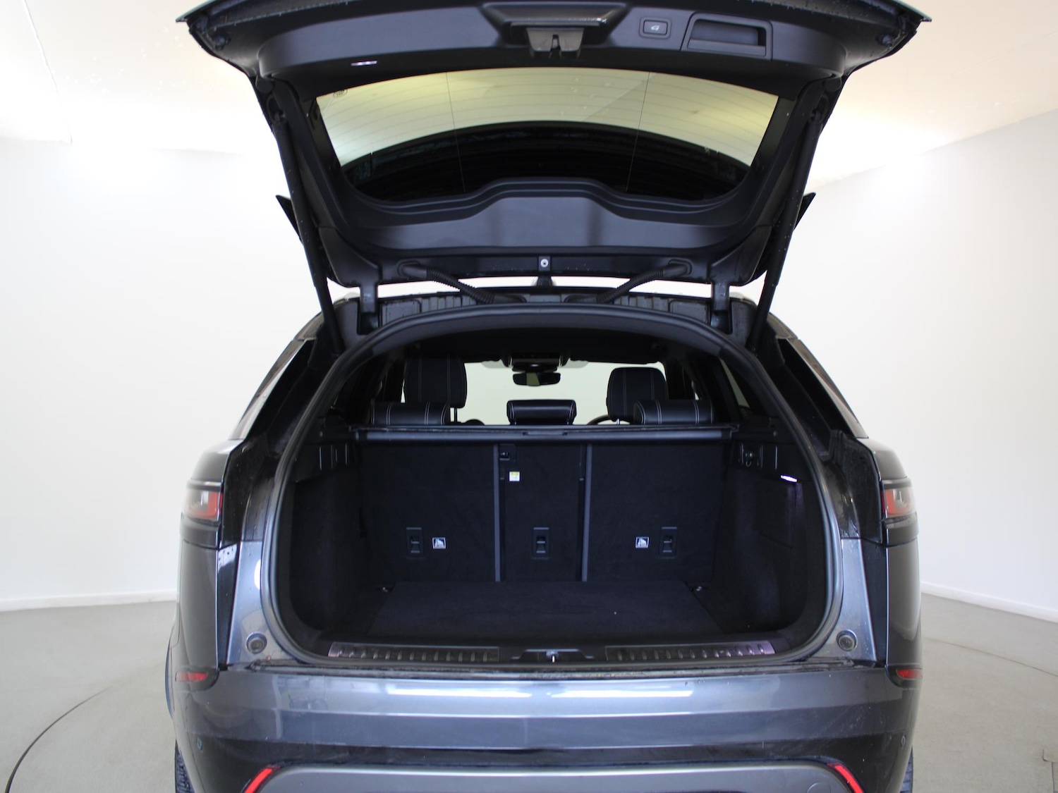 Used Land Rover Range Rover Velar 2018 for sale - 77000528: Photo 28