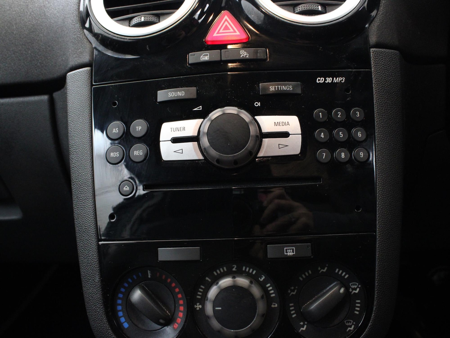 Used Vauxhall Corsa 2014 for sale - 77135411: Photo 17