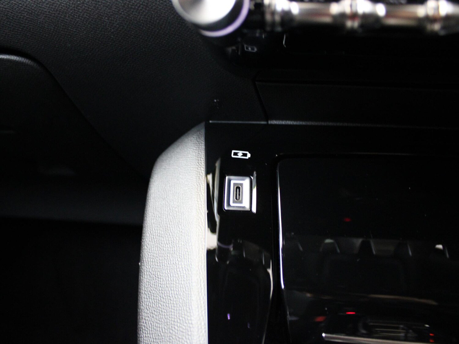 Used Peugeot 2008 2023 for sale - 76373990: Photo 30