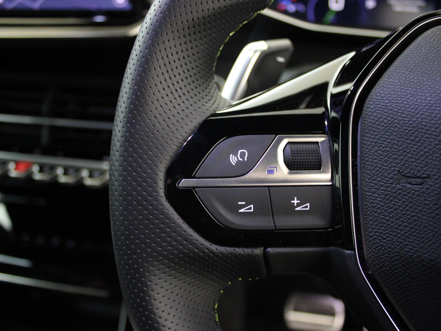 Used Peugeot 2008 2023 for sale - 76373990: Photo 35