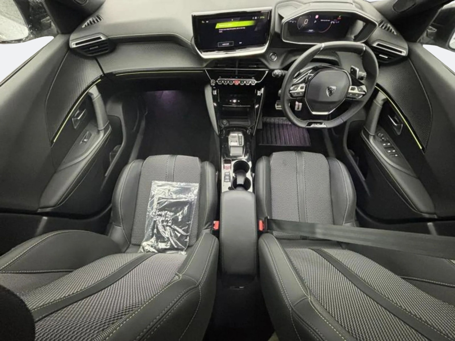 Used Peugeot 2008 2023 for sale - 76373990: Photo 4