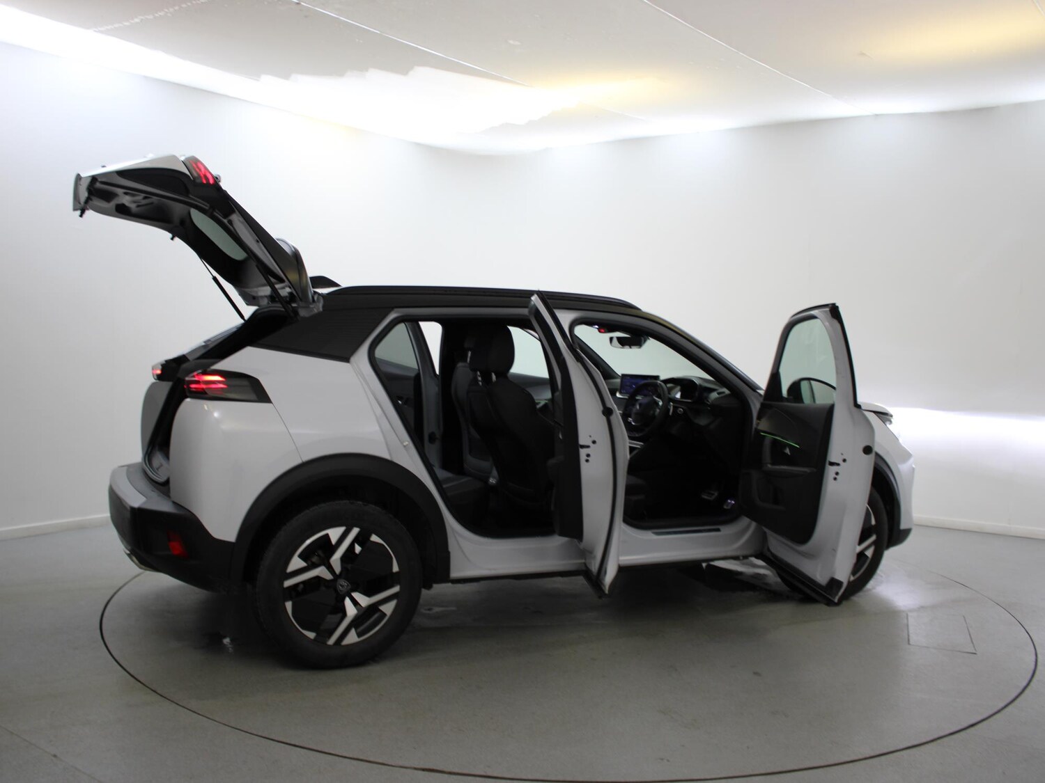 Used Peugeot 2008 2023 for sale - 76373990: Photo 42