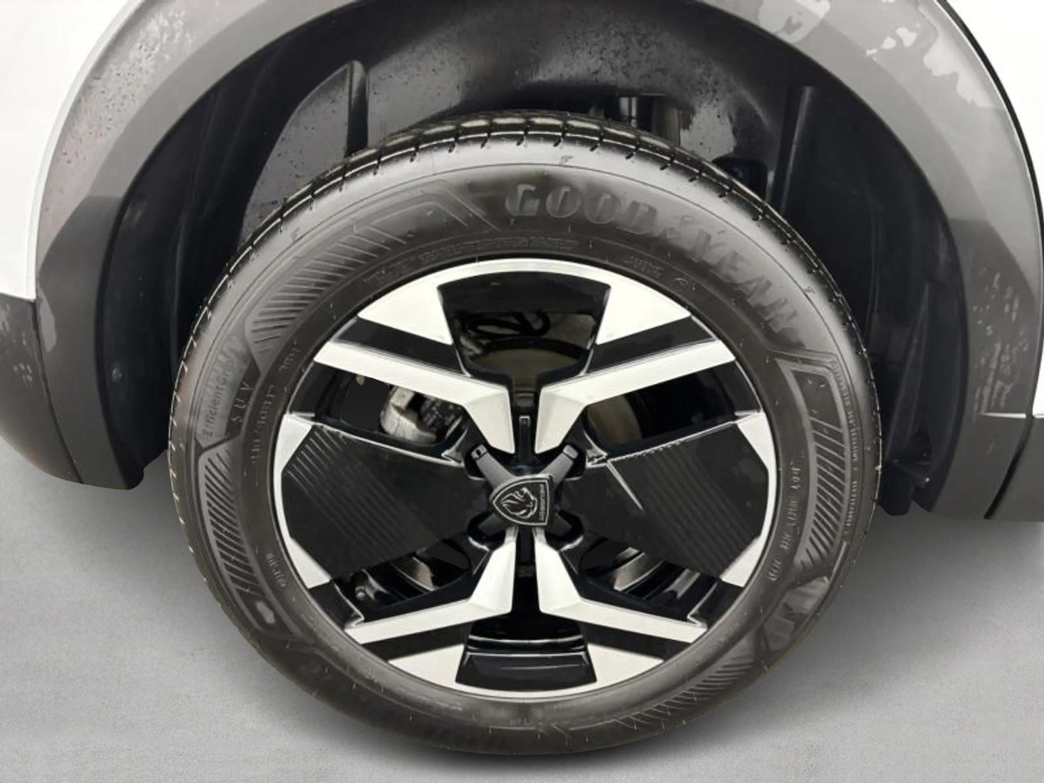 Used Peugeot 2008 2023 for sale - 76373990: Photo 6