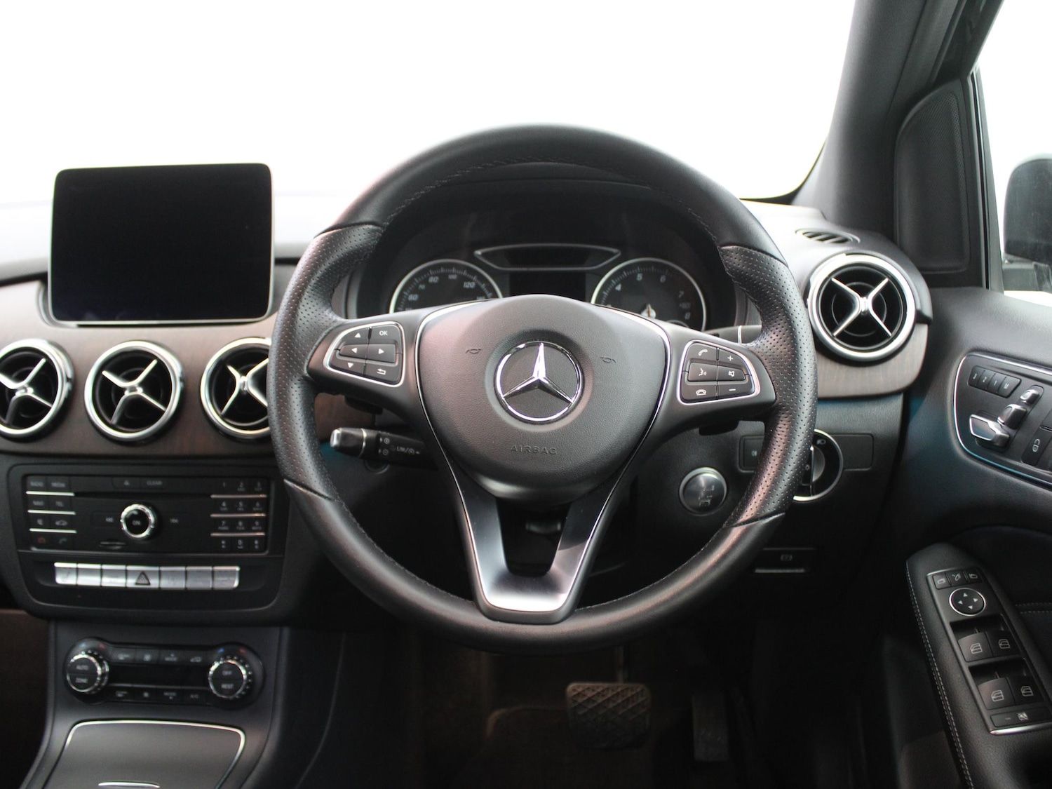Used Mercedes-Benz B Class 2019 for sale - 76789732: Photo 23