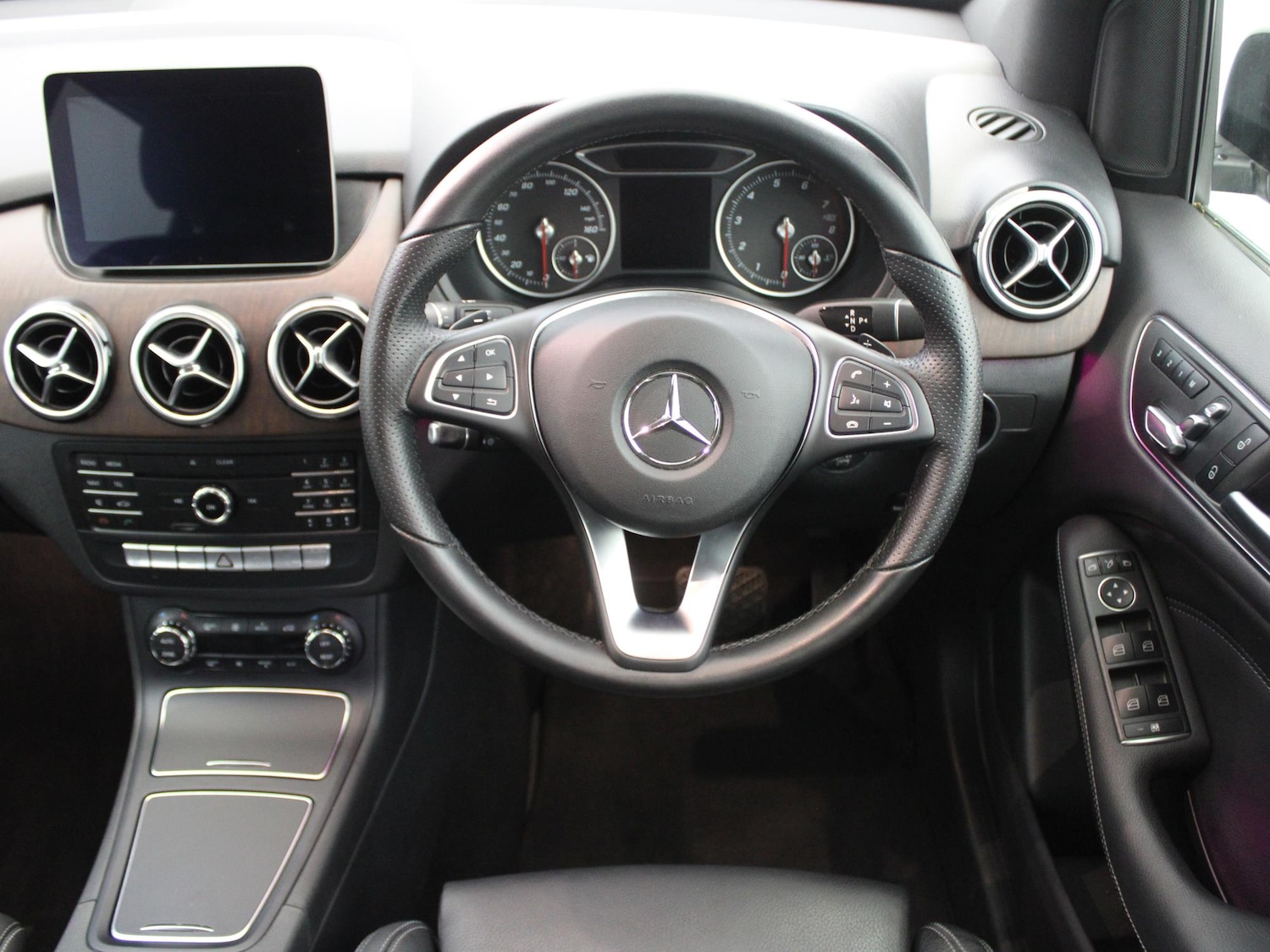 Used Mercedes-Benz B Class 2019 for sale - 76789732: Photo 24