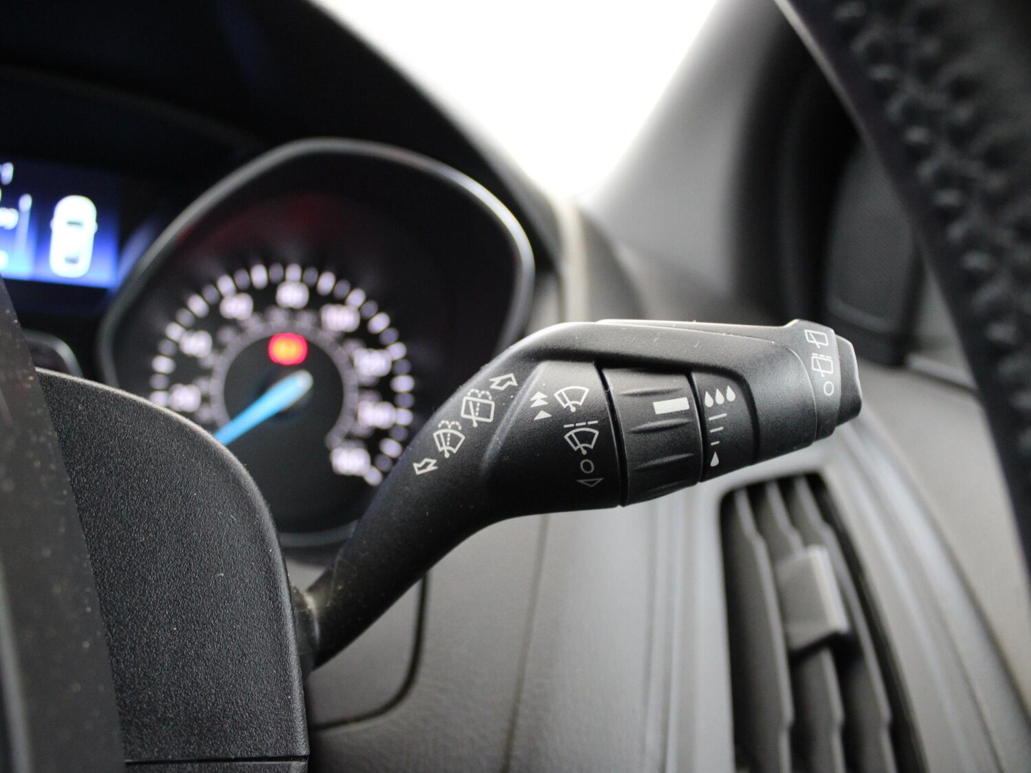 Used Ford Focus 2018 for sale - 77943865: Photo 13