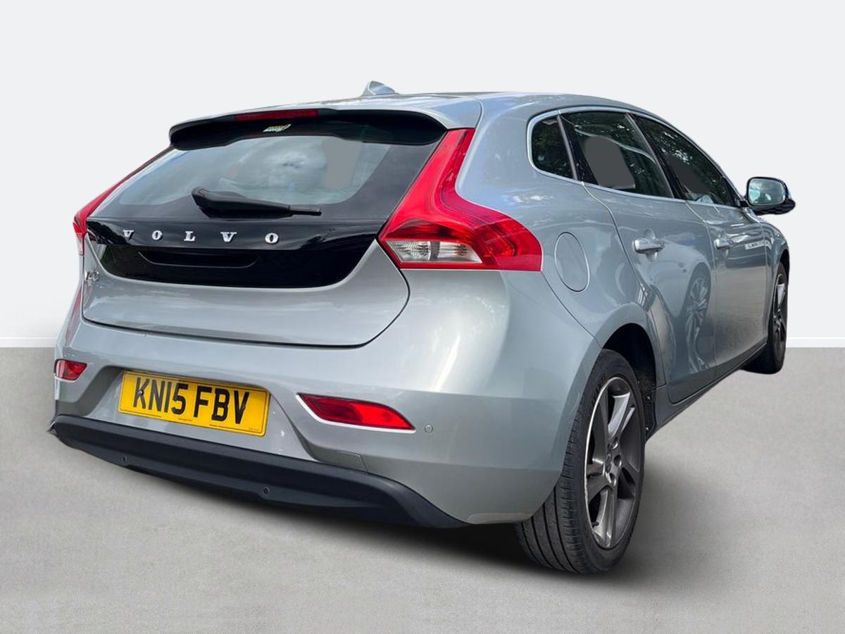 Used Volvo V40 2015 for sale - 76662179: Photo 2