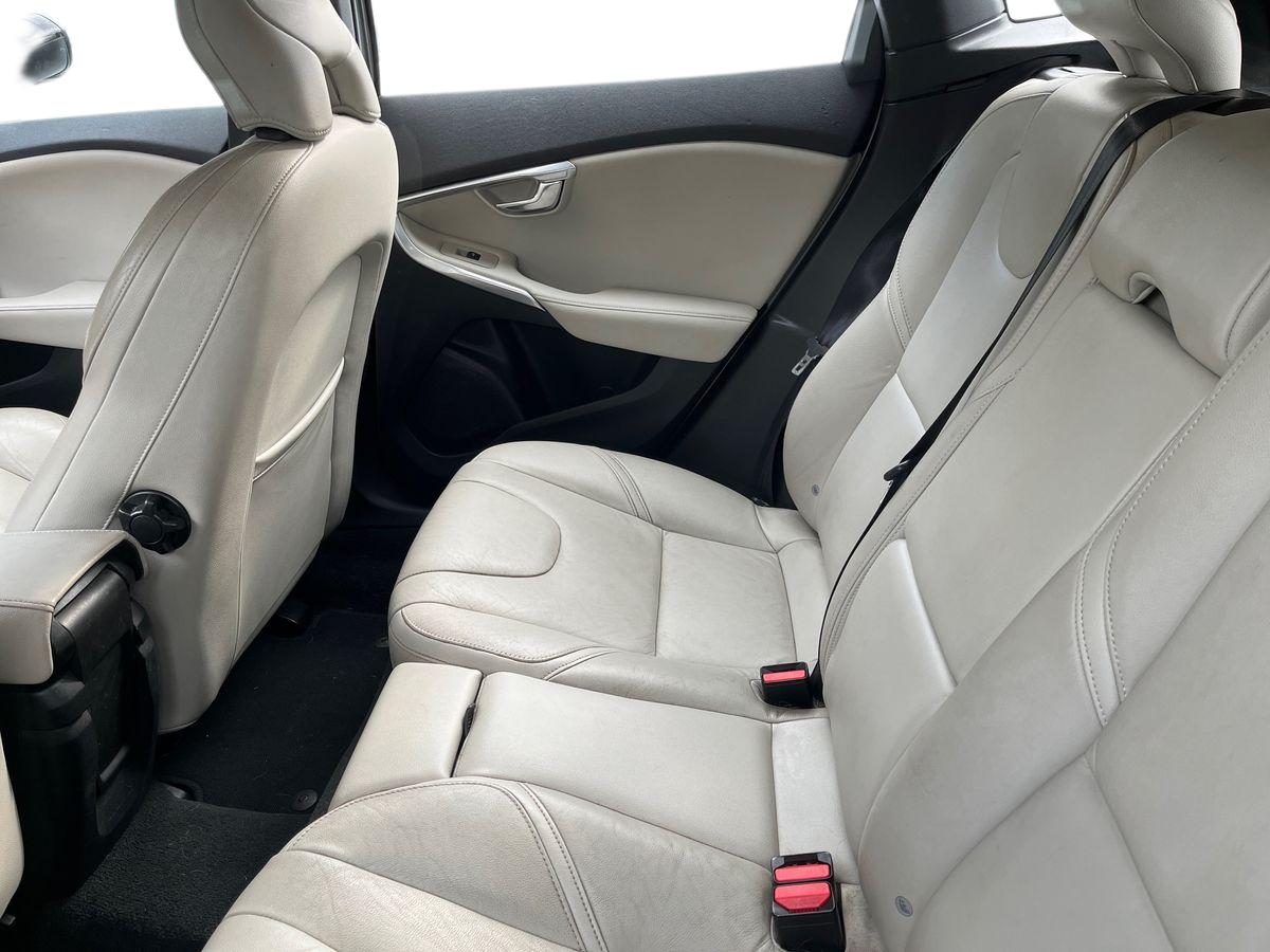 Used Volvo V40 2015 for sale - 76662179: Photo 7