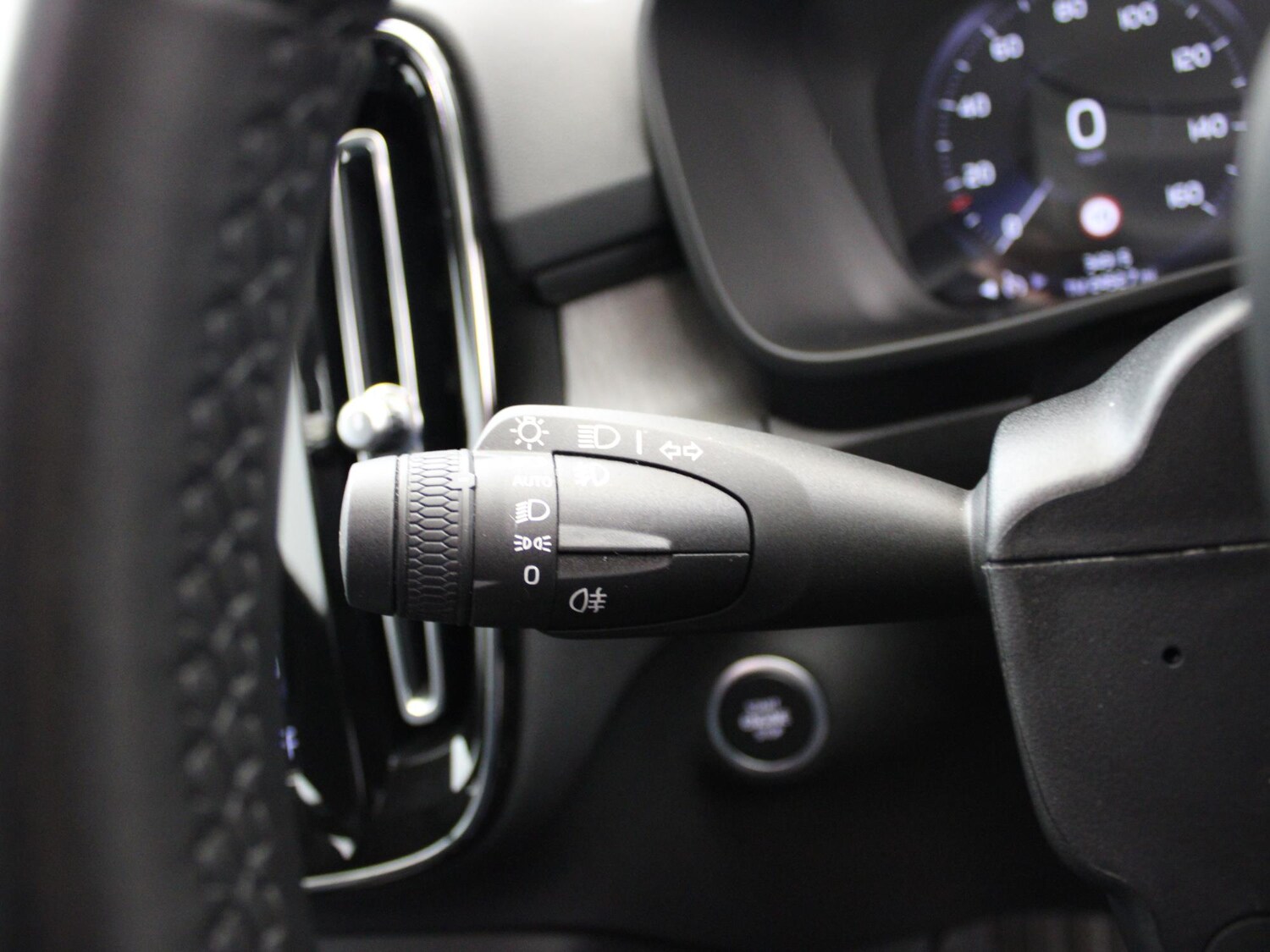 Used Volvo XC40 2022 for sale - 77561203: Photo 34