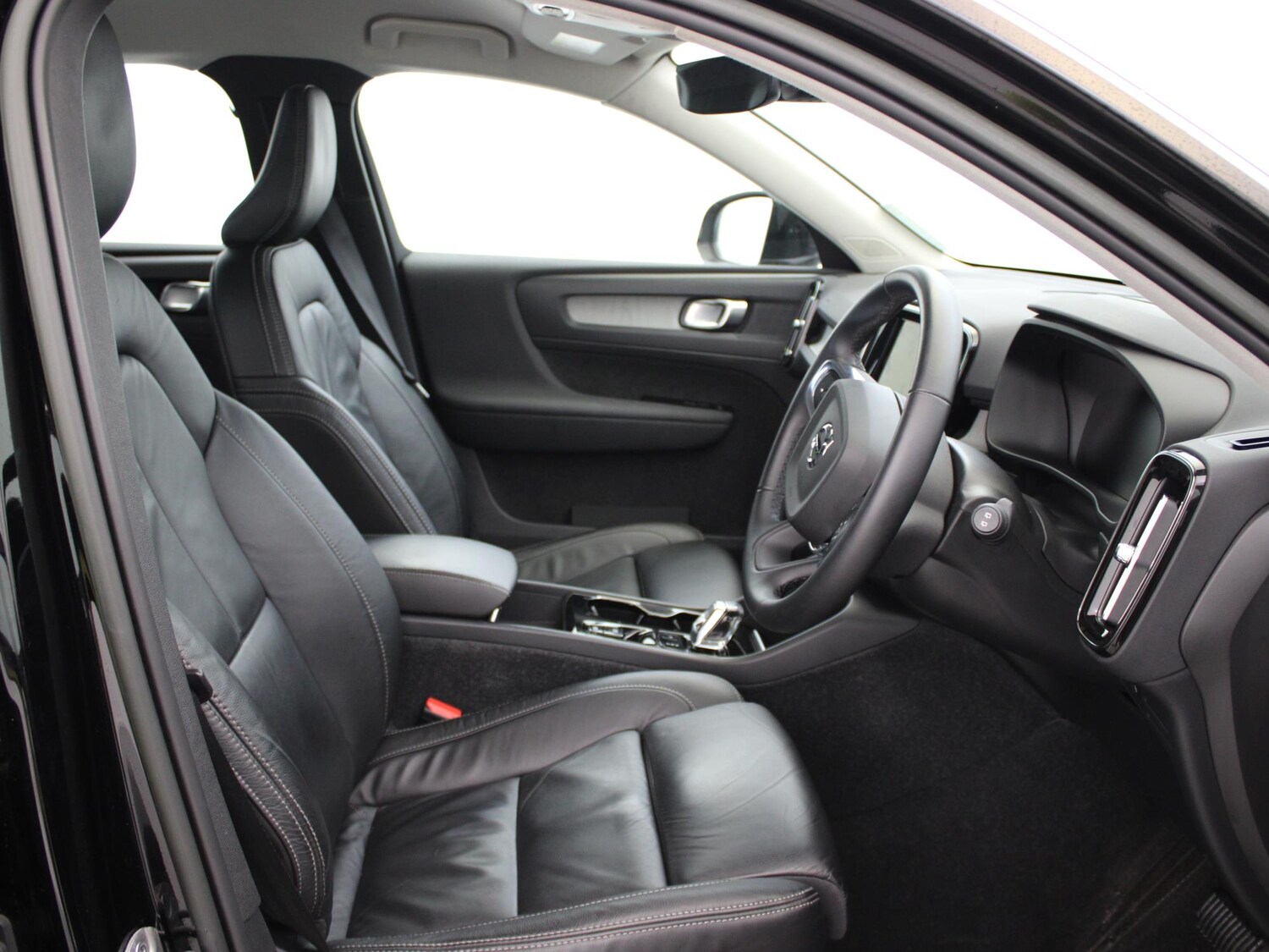 Used Volvo XC40 2022 for sale - 77561203: Photo 9