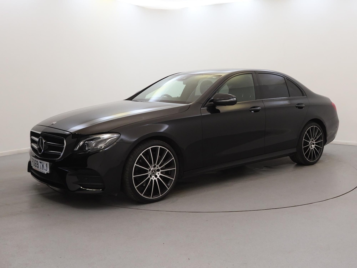 Used Mercedes-Benz E Class 2019 for sale - 76564747: Photo 3