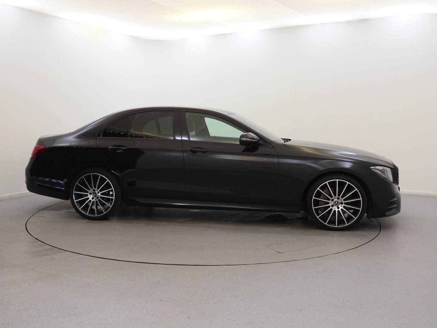 Used Mercedes-Benz E Class 2019 for sale - 76564747: Photo 8