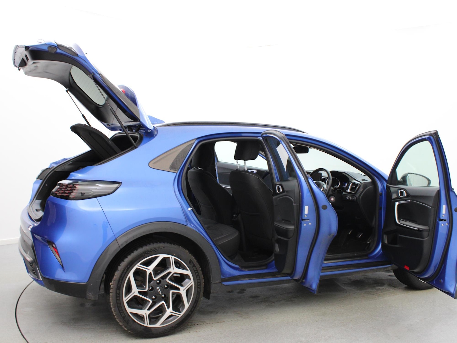 Used Kia XCeed 2023 for sale - 76502900: Photo 31