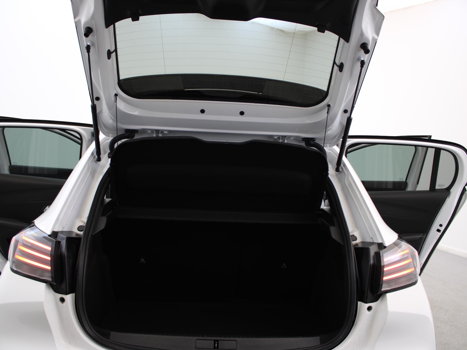 Used Peugeot 208 2024 for sale - 77742310: Photo 32