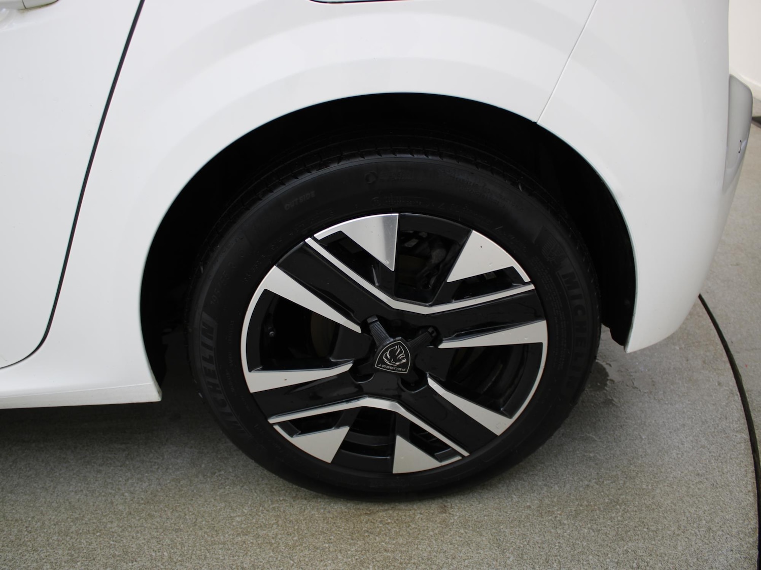 Used Peugeot 208 2024 for sale - 77742310: Photo 37