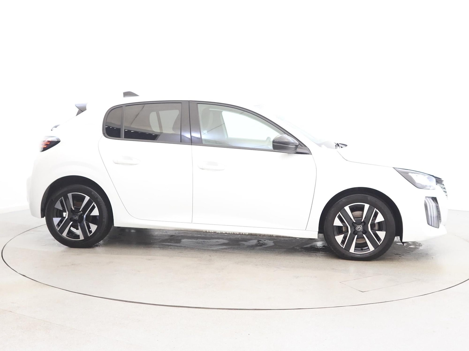 Used Peugeot 208 2024 for sale - 77742310: Photo 8