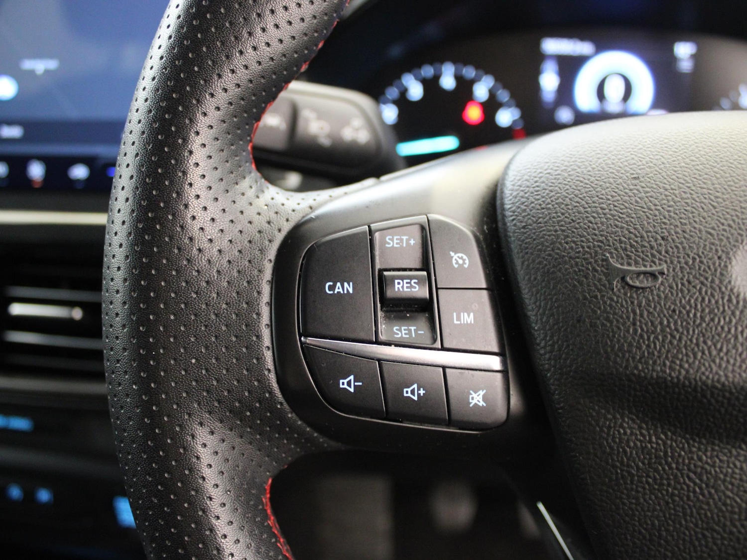 Used Ford Focus 2023 for sale - 76755402: Photo 23