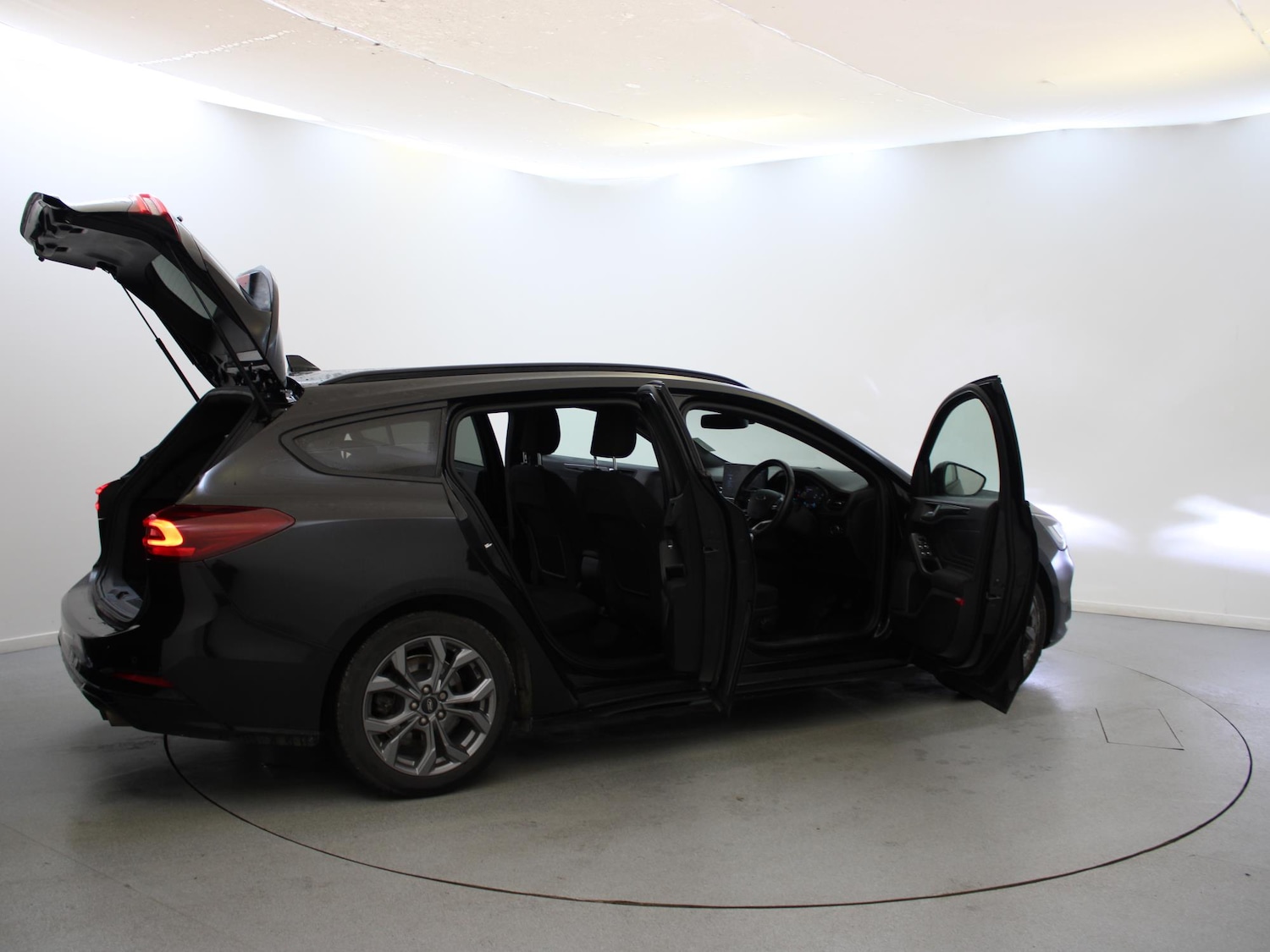 Used Ford Focus 2023 for sale - 76755402: Photo 31