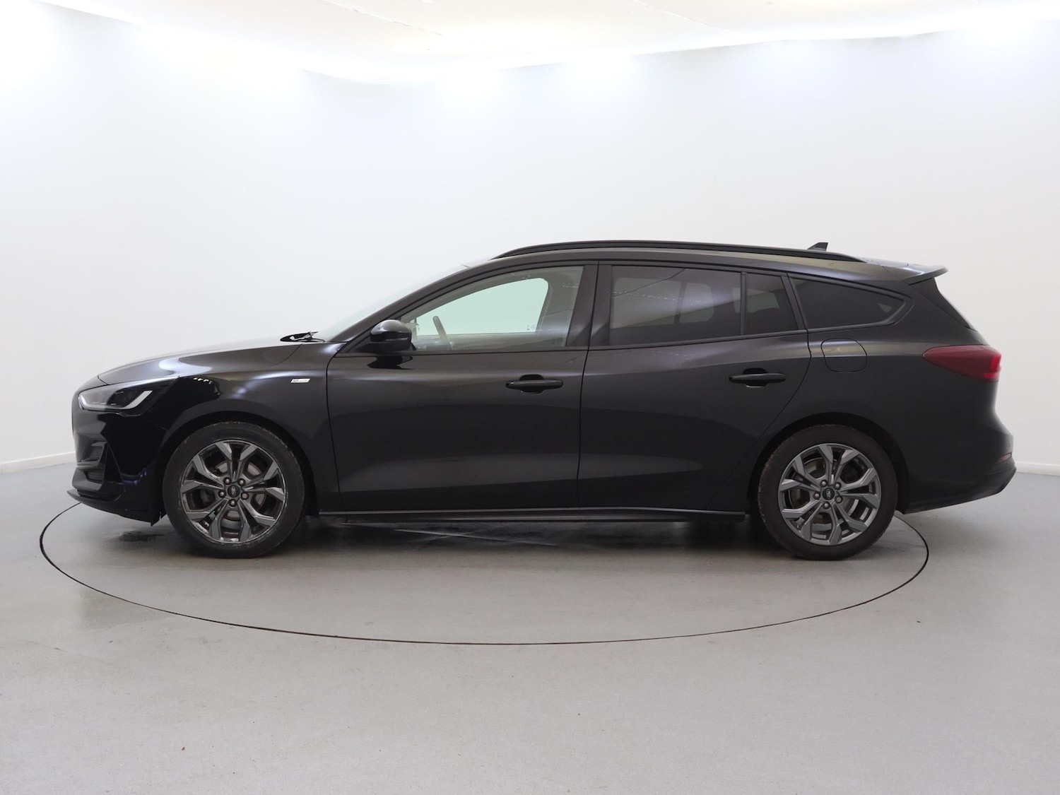 Used Ford Focus 2023 for sale - 76755402: Photo 4