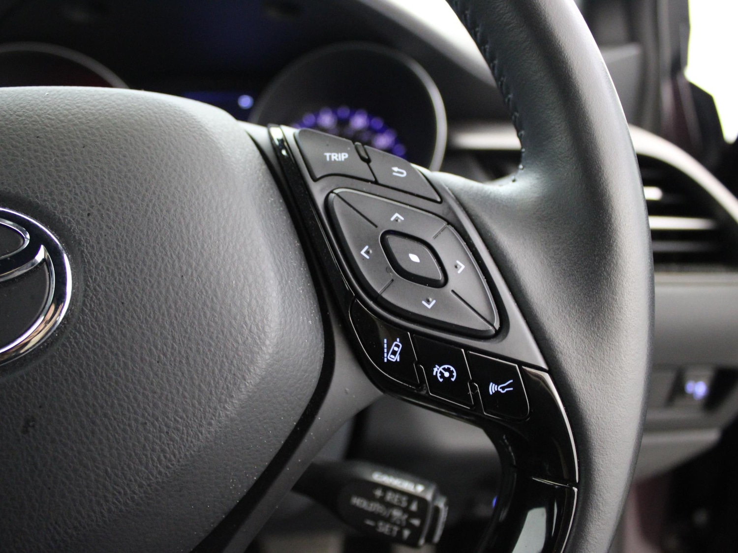 Used Toyota C-HR 2022 for sale - 76515842: Photo 30